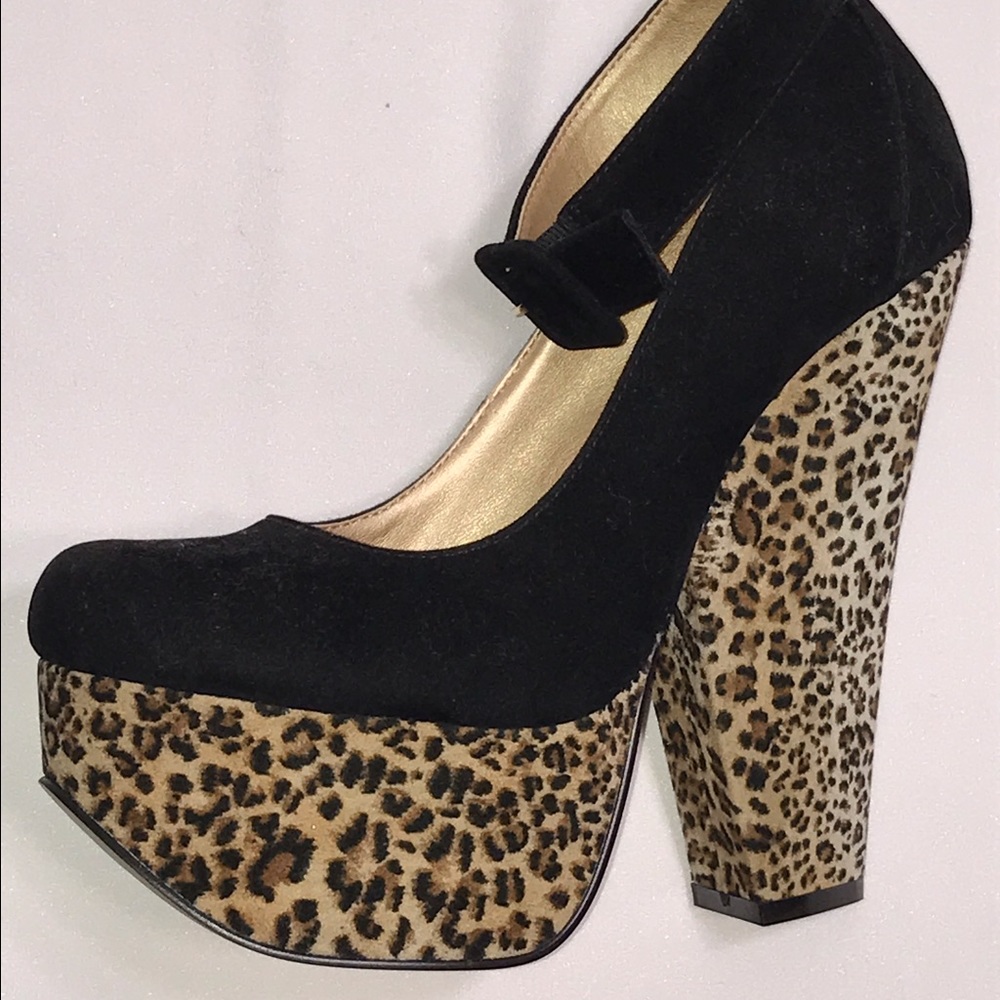 NEW Beautiful suede platform from luichiny