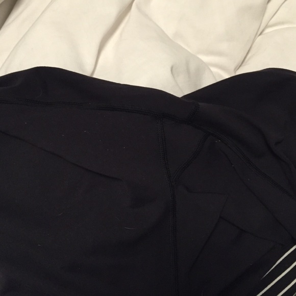 ❗️SOLD❗️Lululemon reversible wunder under size 8 - Picture 4 of 4