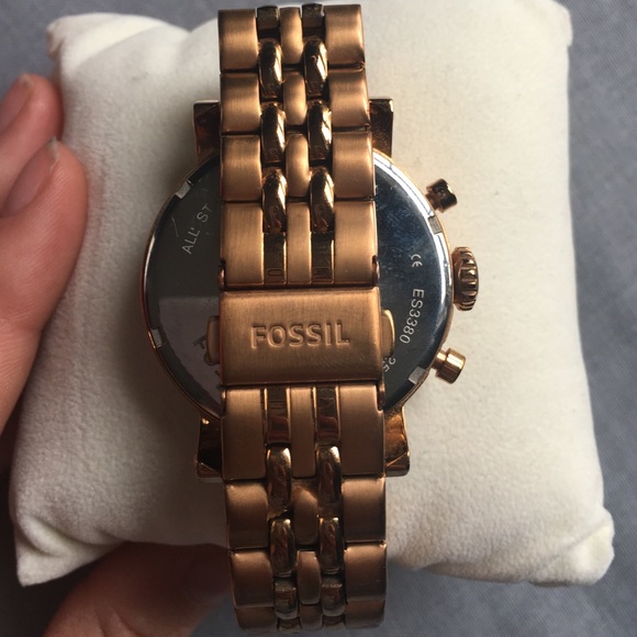 Rose gold fossil watch - Picture 3 of 4