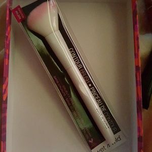 Wet n wild brush