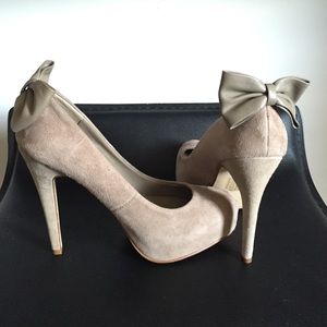 Dolce Vita Winter Party Pumps