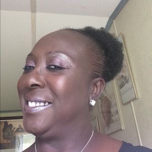 Meet your Posher, Nadine