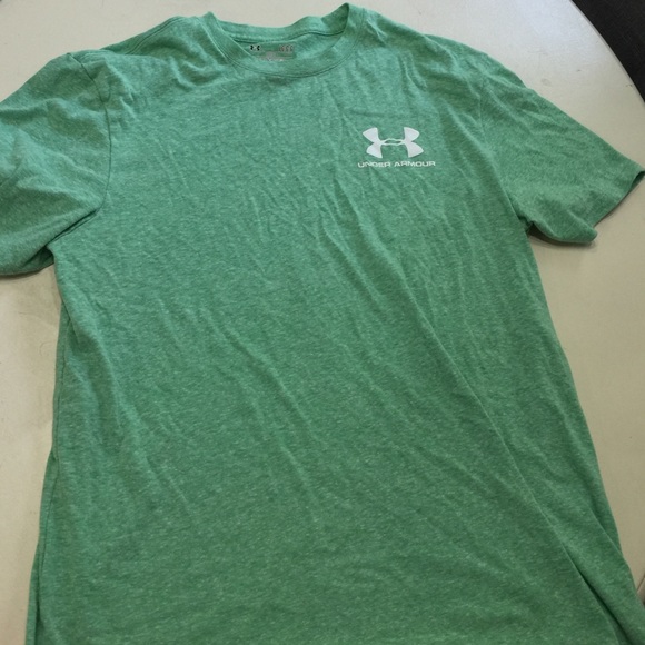 MENS green under armour shirt