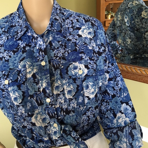 Lucky Brand Tops - Gorgeous blouse LUCKY BRAND