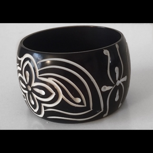 Buckle Bangle/Bracelet - Picture 3 of 3