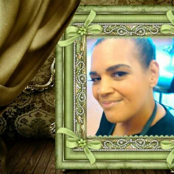 Meet your Posher, Sandra - Picture 1 of 1