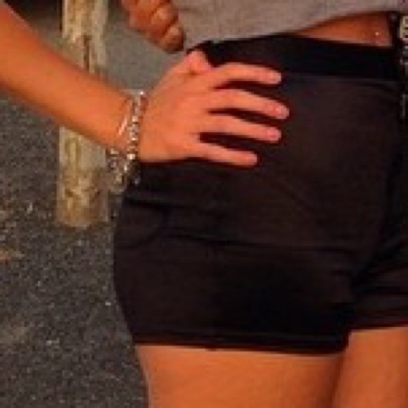 SHINY HIGH WAISTED SHORT SHORTS