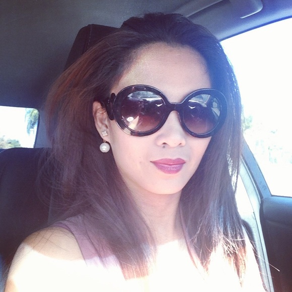 Prada Sunglasses! Dark Brown - Picture 4 of 4