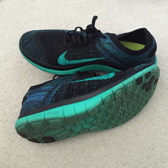 🚫SOLD🚫 Nike free 4.0 Fly knits - Picture 3 of 4