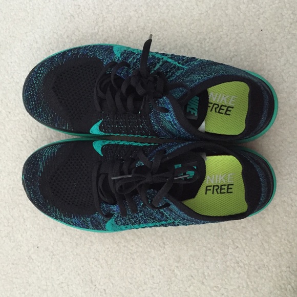 🚫SOLD🚫 Nike free 4.0 Fly knits - Picture 4 of 4