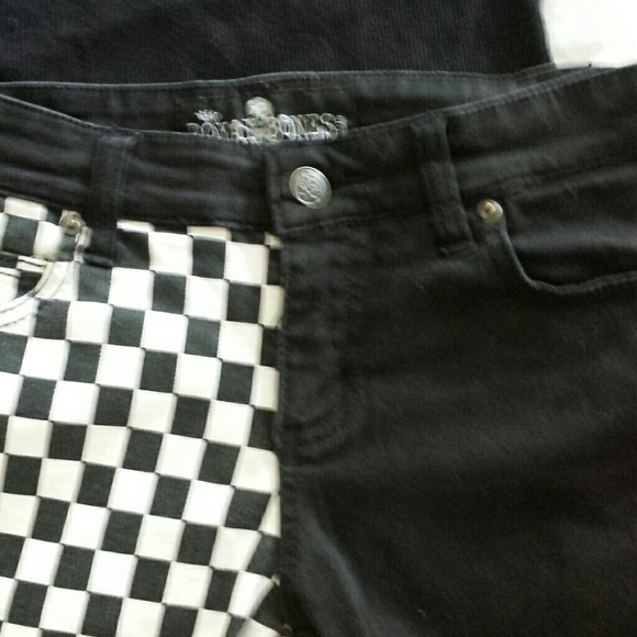 !!bundle!black tank w/Royal Bones skater shorts - Picture 3 of 3