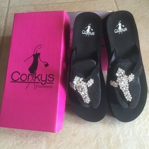 NEW🌲!! 👠 Corky's