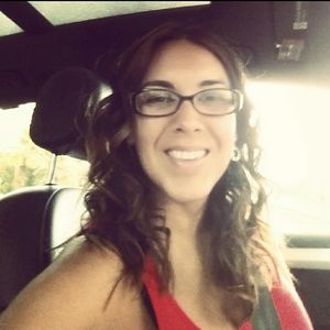 Meet your Posher, Cynthia