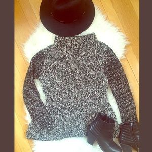 Zara Peplum Sweater 🕶