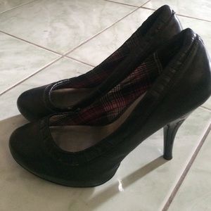 Not avail. After today Maurice's black heels