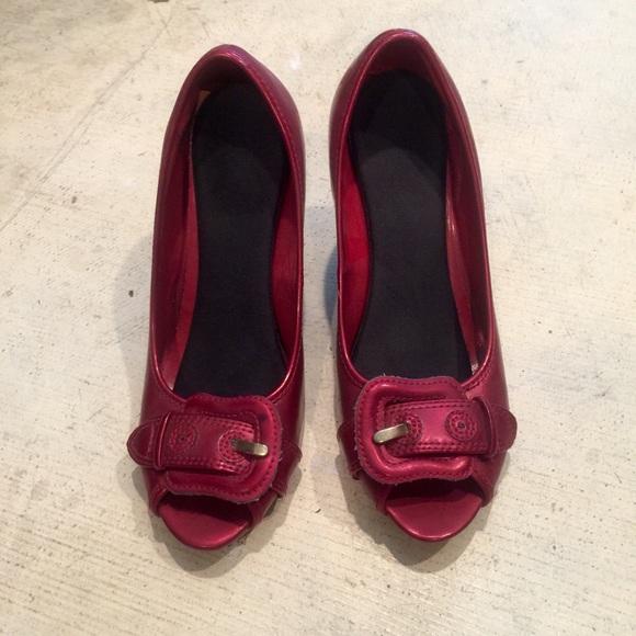 Cute red buckle wedge