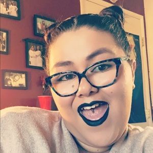 Meet your Posher, Rebeca