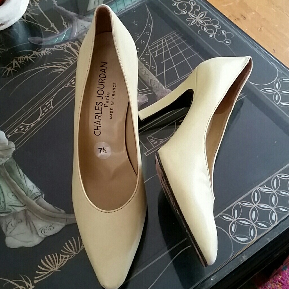 VTG Charles Jourdan Yellow Heels! Size 7.5♡