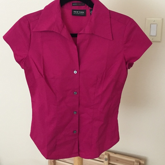 New York & company short sleeve button up shirt