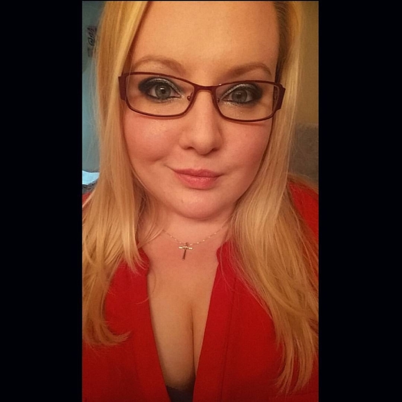 Meet your Posher, Melissa - Picture 1 of 1