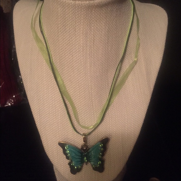 💜Butterfly Necklace❤️ - Picture 3 of 3