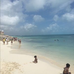 Meet your Posher, Elizabeth