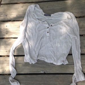Brandy Melville slightly cropped soft knit sweater