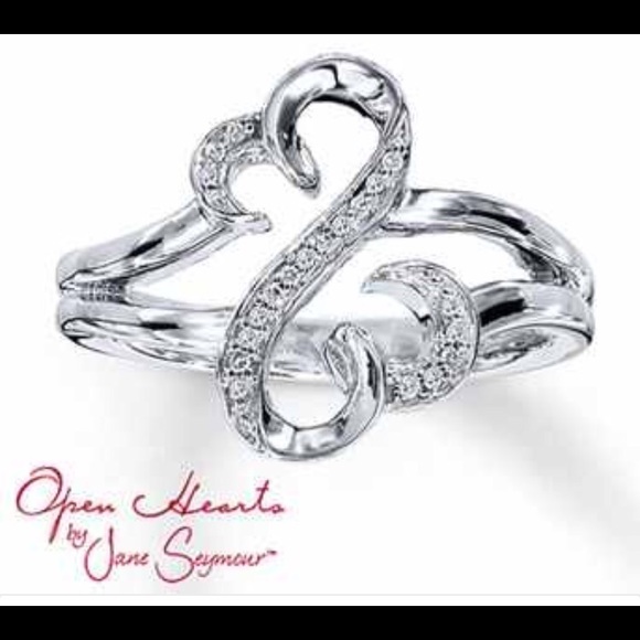 Kay's open heart collection ring size 7