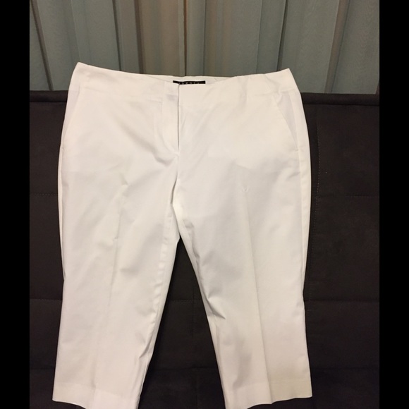 ******SOLD******Theory capris pants.