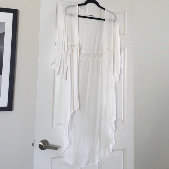 White kimono with lace detailing