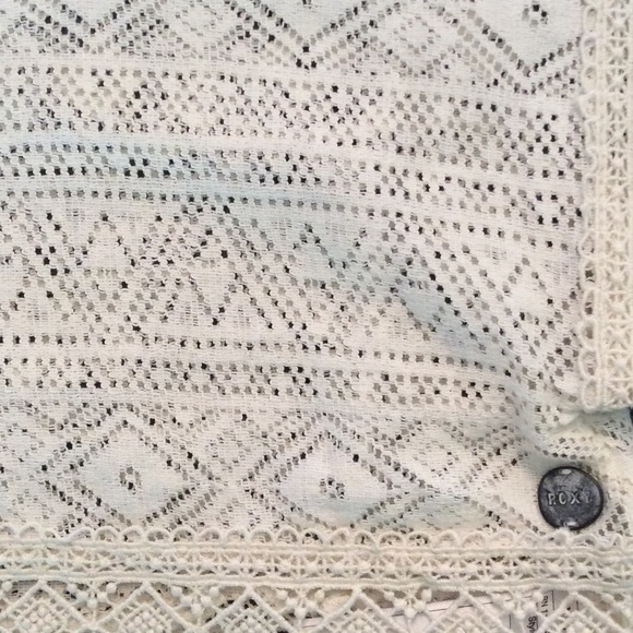 NWOT Lace Roxy Top xs ⭐️FLASH SALE⭐️ - Picture 3 of 3