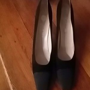 Ladies black classic shoez