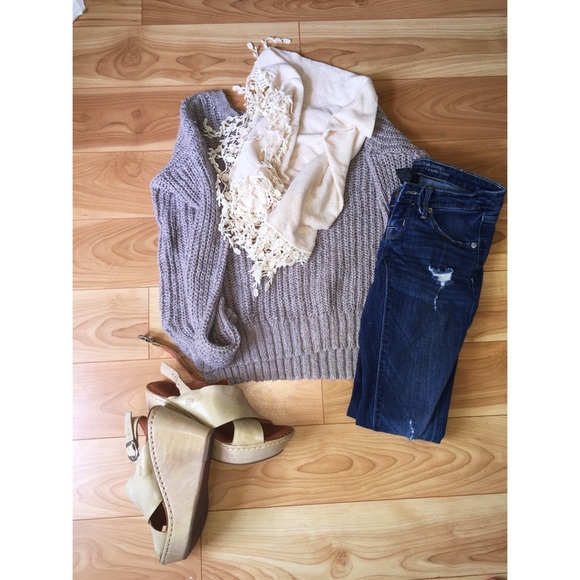 Sweater - Picture 1 of 3