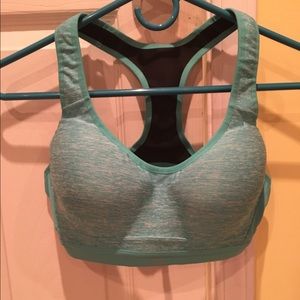 Victoria's Secret Incredible Sports Bra 34C
