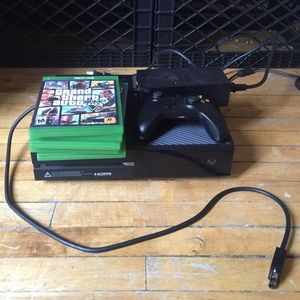 Xbox one with Kinect Kinect still in box not used