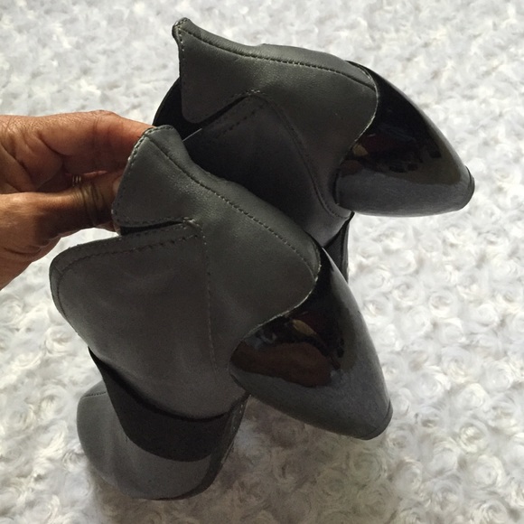 Stylish Grey Booties Size 6 - Picture 3 of 3