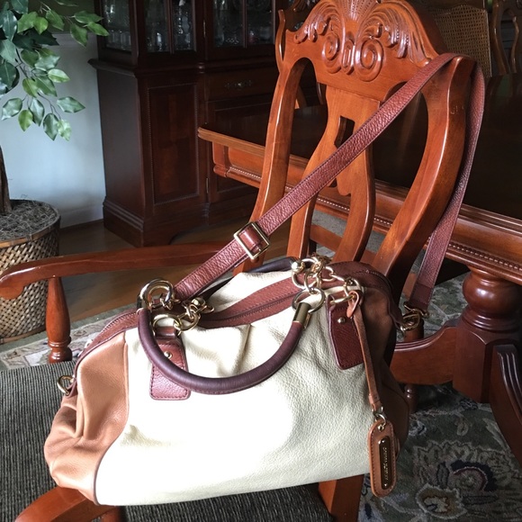 Cynthia Rowley Beige/Tan Leather Bag
