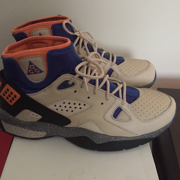 High top Nike "Air Mowabb" Huarache (men's)