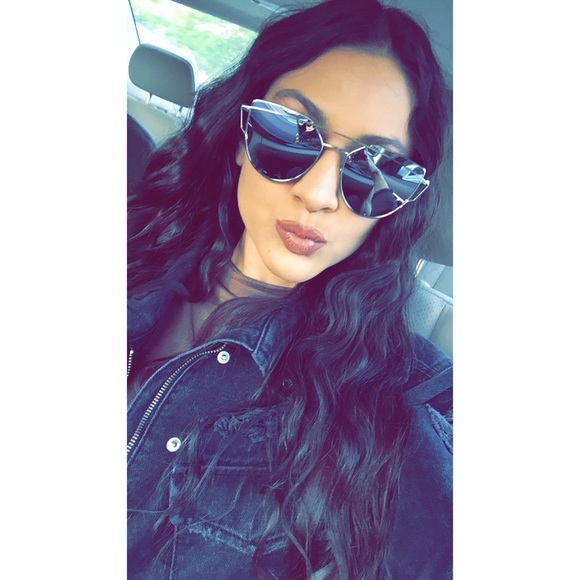 •Oversized mirrored silver/silver sunglasses• - Picture 4 of 4