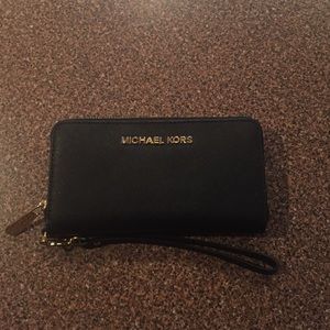 Michael Kors Wrist wallet. No trades !