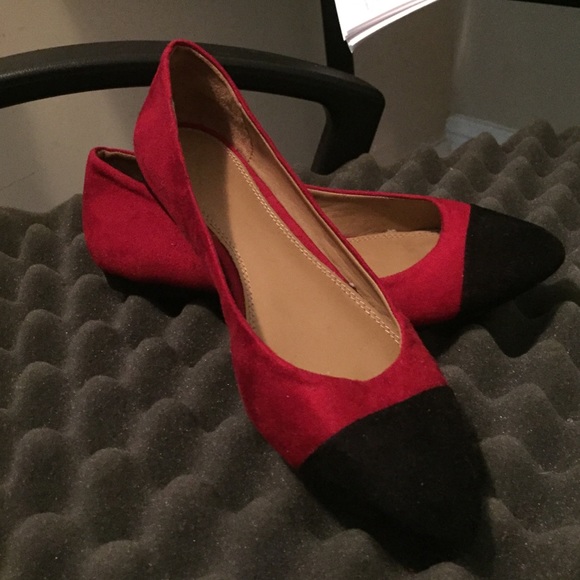 Red with Black tipped flats