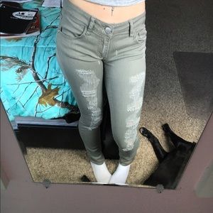 Bundle trade 2 pairs of jeans 💕💕