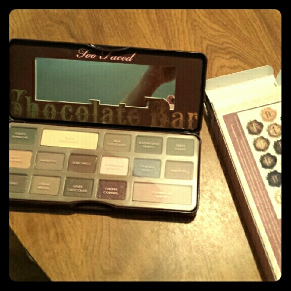 Too Faced Chocolate Bar