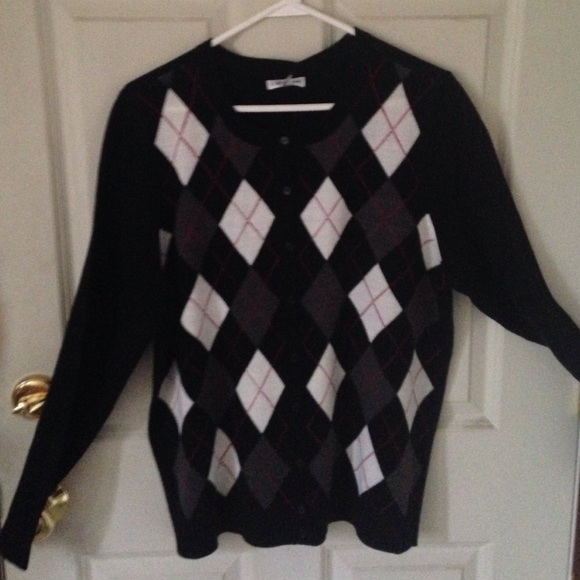 Long sleeve argyle cardigan Size Lg new with Tags
