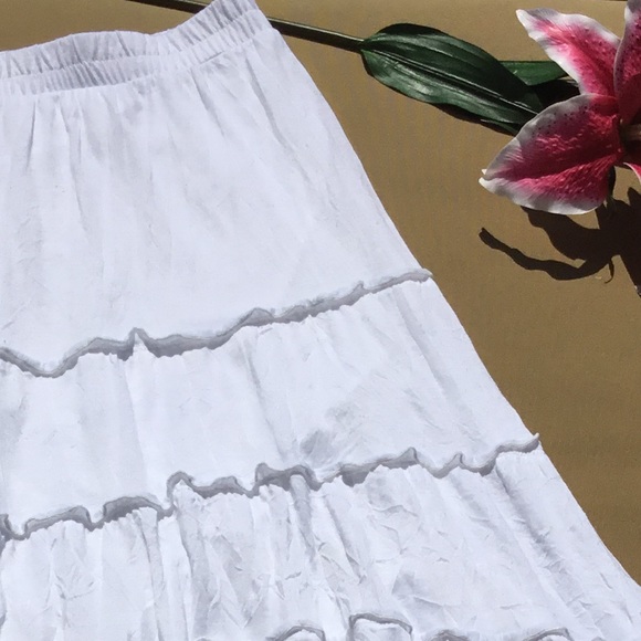 CLOSET CLOSED FOR SUMMER - Picture 3 of 3