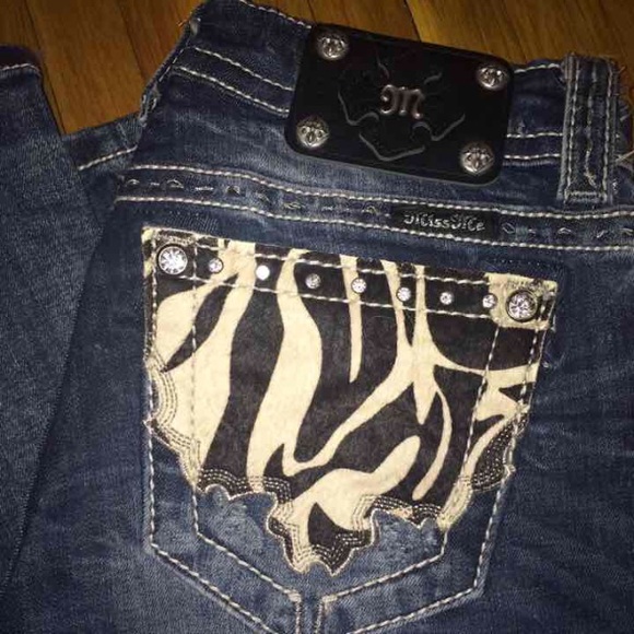 SOLD!!!!NEW cowhide miss me jeans
