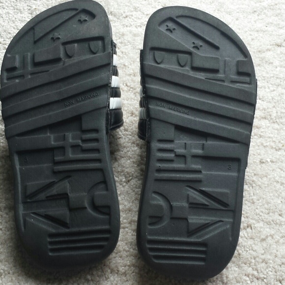 SOLD.      Adidas Slides 3Y or women's 6 - Picture 2 of 4
