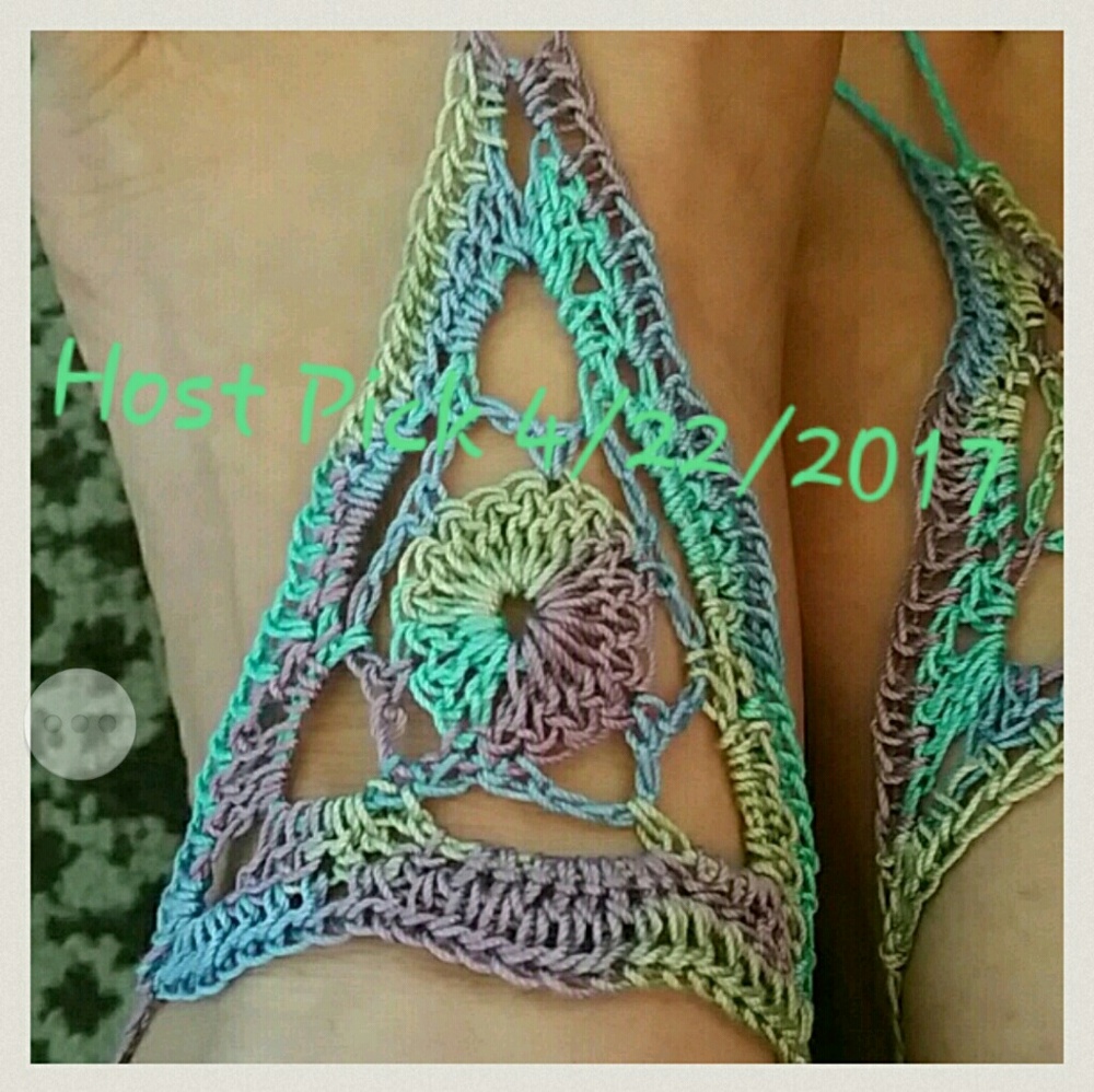 Wavy Triangle Barefoot Sandals