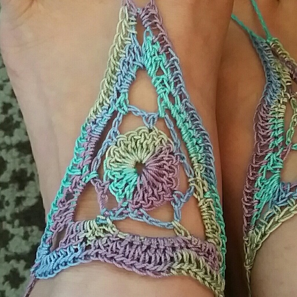 Wavy Triangle Barefoot Sandals - Picture 2 of 5