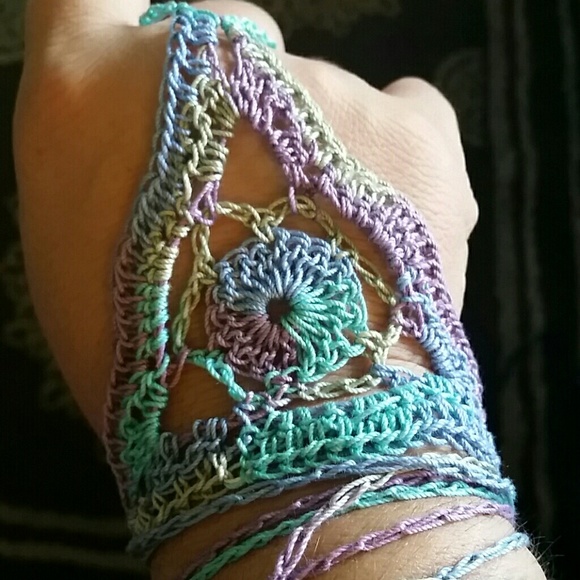 Wavy Triangle Barefoot Sandals - Picture 5 of 5